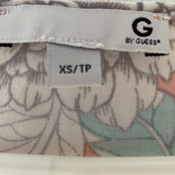 2/$10 G by Guess Pink Floral Tie-up Top - Picture 3 of 5